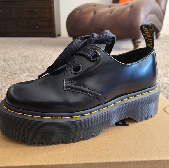 Doc Martin's - Picture 2 of 5